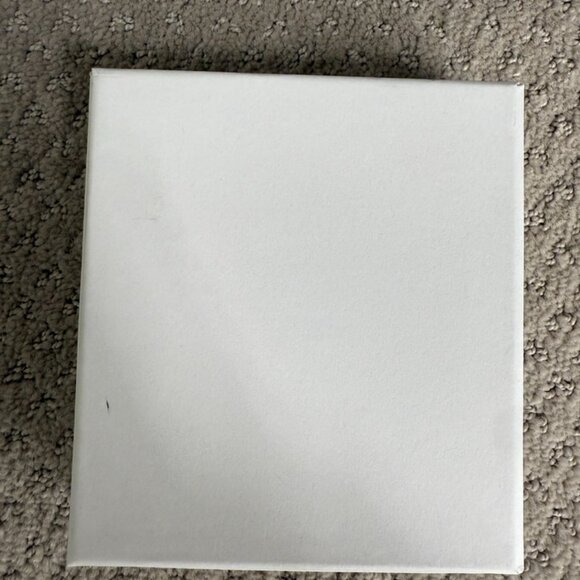 Loewe White Box Gifting Holiday Closet Organziation - Picture 2 of 6